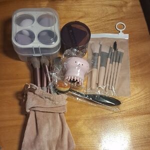 Makeup Brush and Sponge Set with Storage